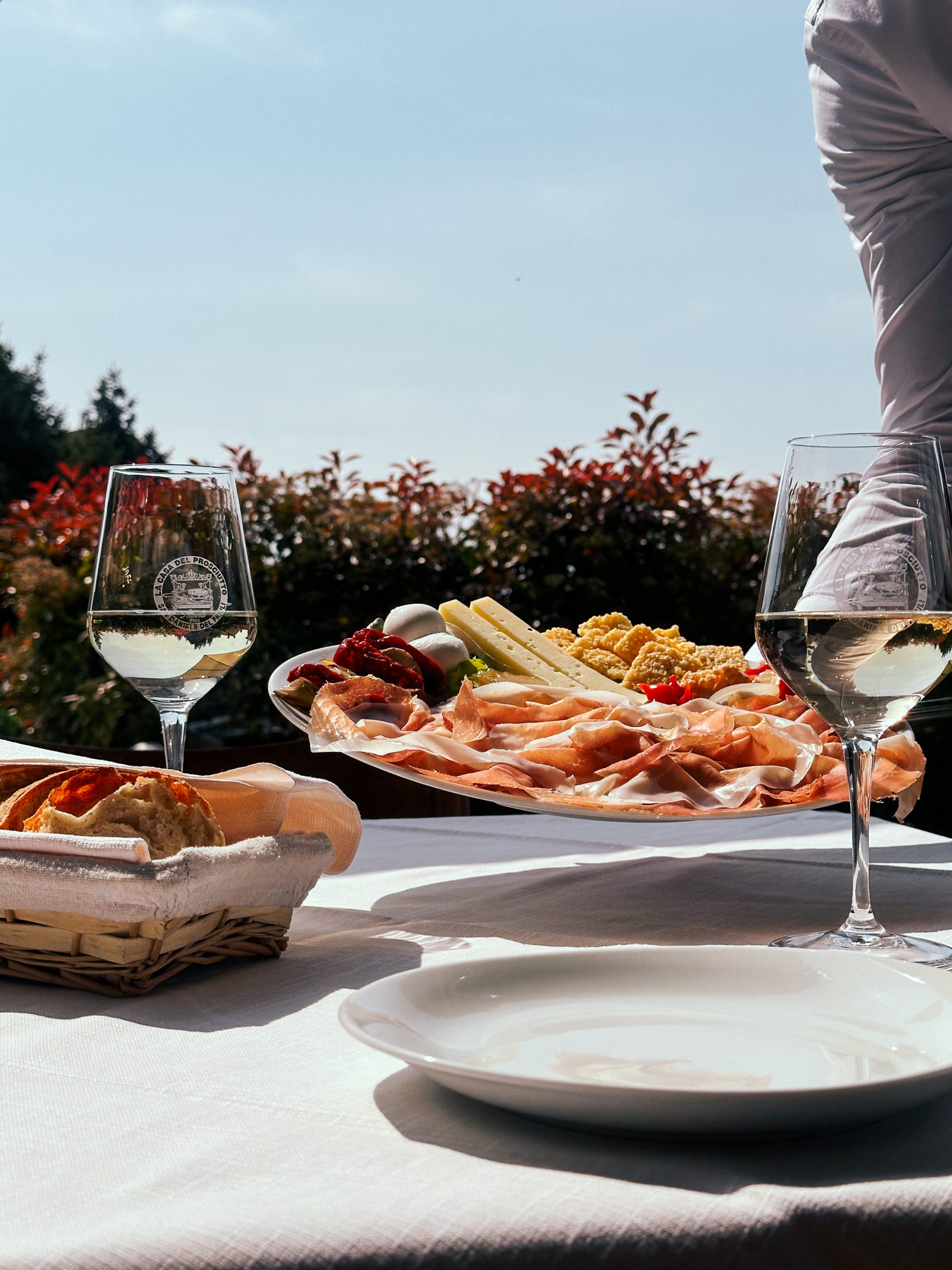 Sulla Terrazza de La Casa del Prosciutto c’è sempre Aria di Festa